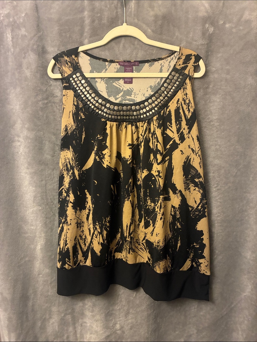 Avenue Black and Gold Beaded Scoop Neck Tunic. 2X. EUC.